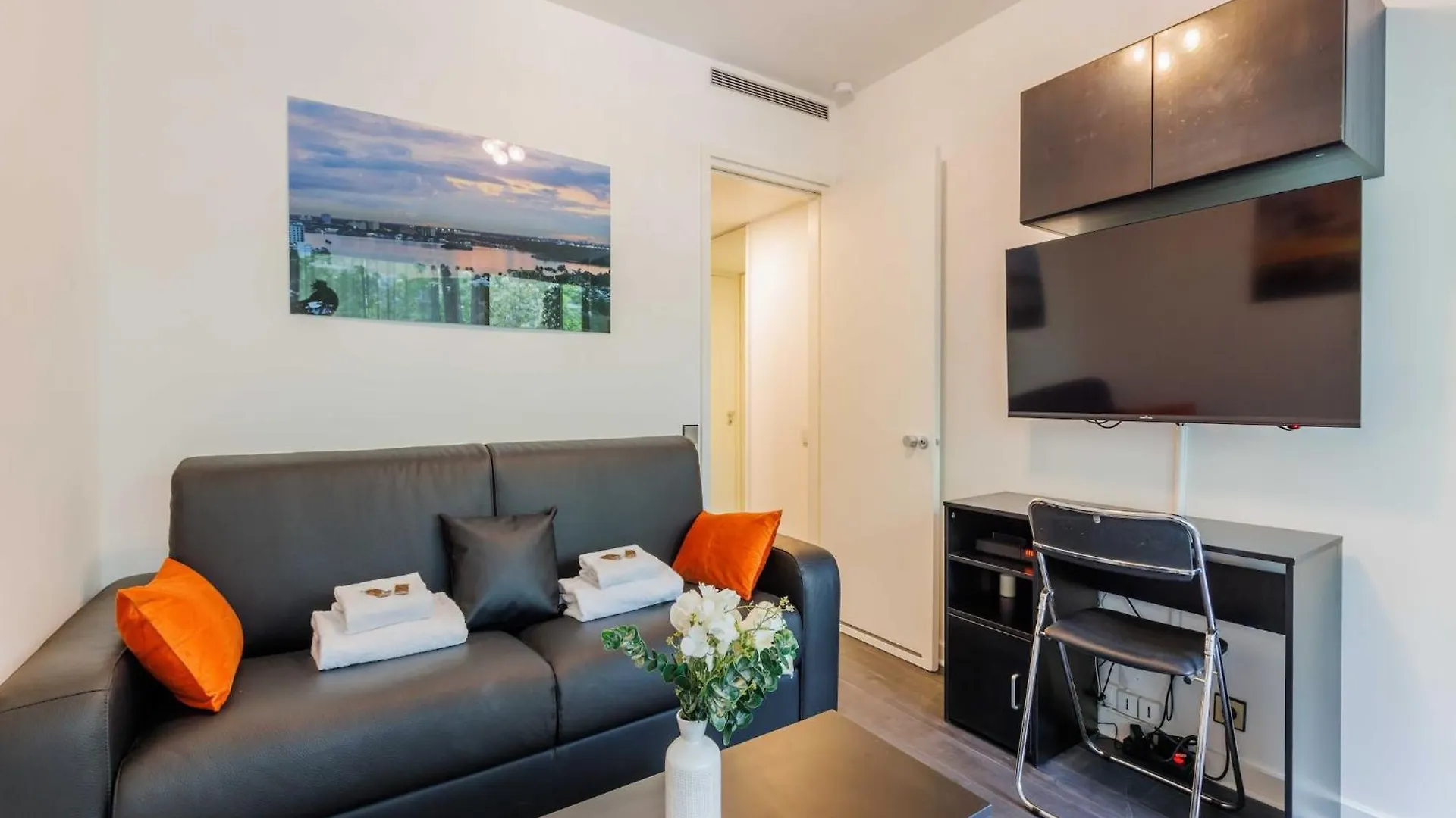 Bright Studio With Balcony - 2P - Arc De Triomphe Paris 0*,  France